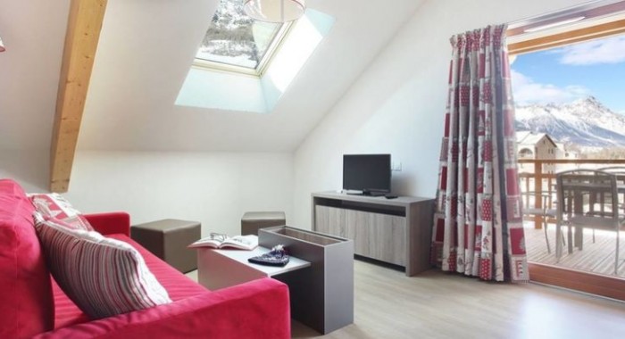 Residence Aquisana, Serre Chevalier ski chalet, image 2